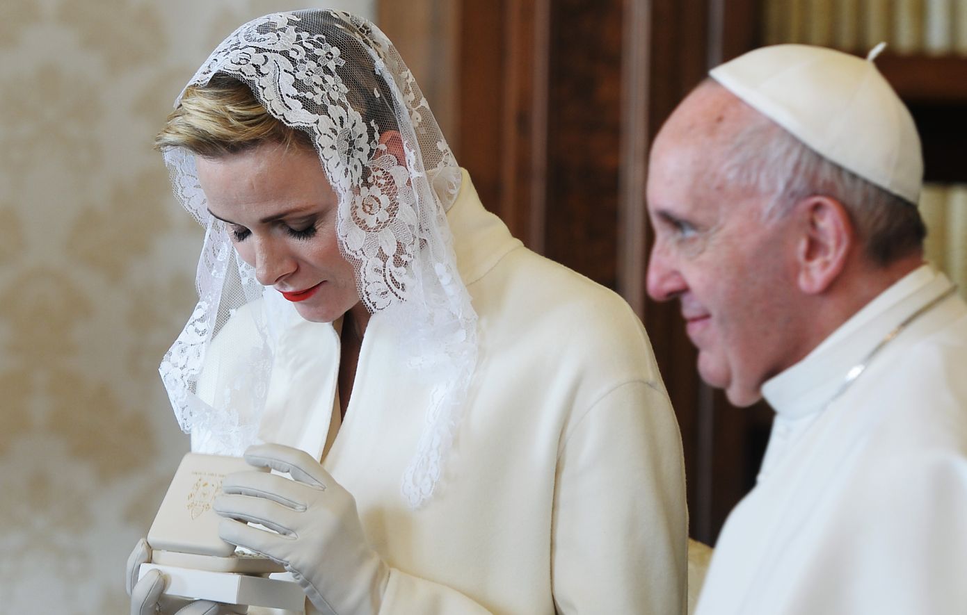 Πάπας, πριγκίπισσα Σαρλίν