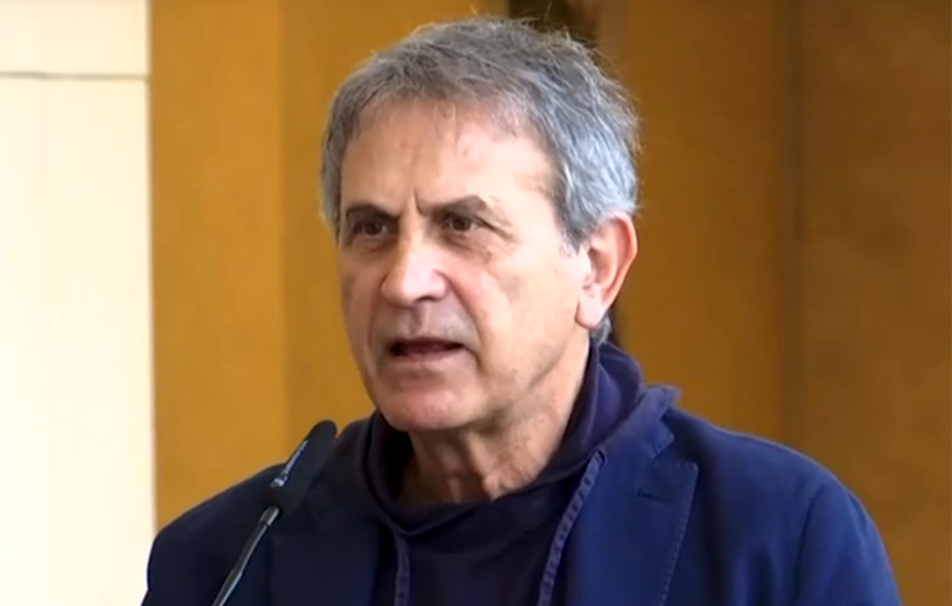 Γιώργος Νταλάρας: Είναι αλήθεια ότι είμαι λίγο περίεργος &#8211; Με τη σύζυγο μου τσακωνόμαστε γιατί δεν έχω πολλούς φίλους