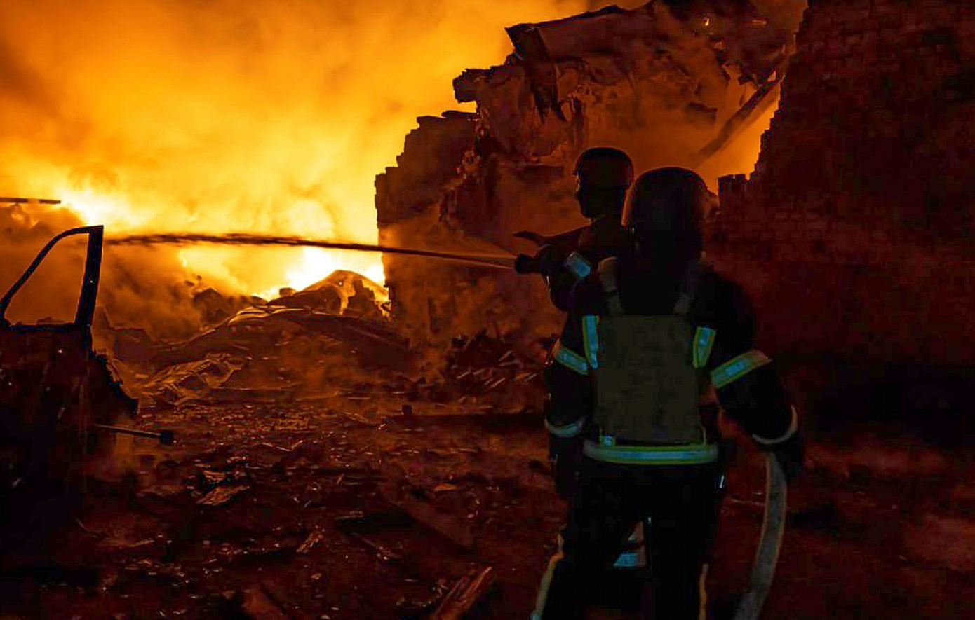 Ένας νεκρός και τρεις τραυματίες στην πόλη Ντνίπρο της Ουκρανίας από ρωσική πυραυλική επίθεση