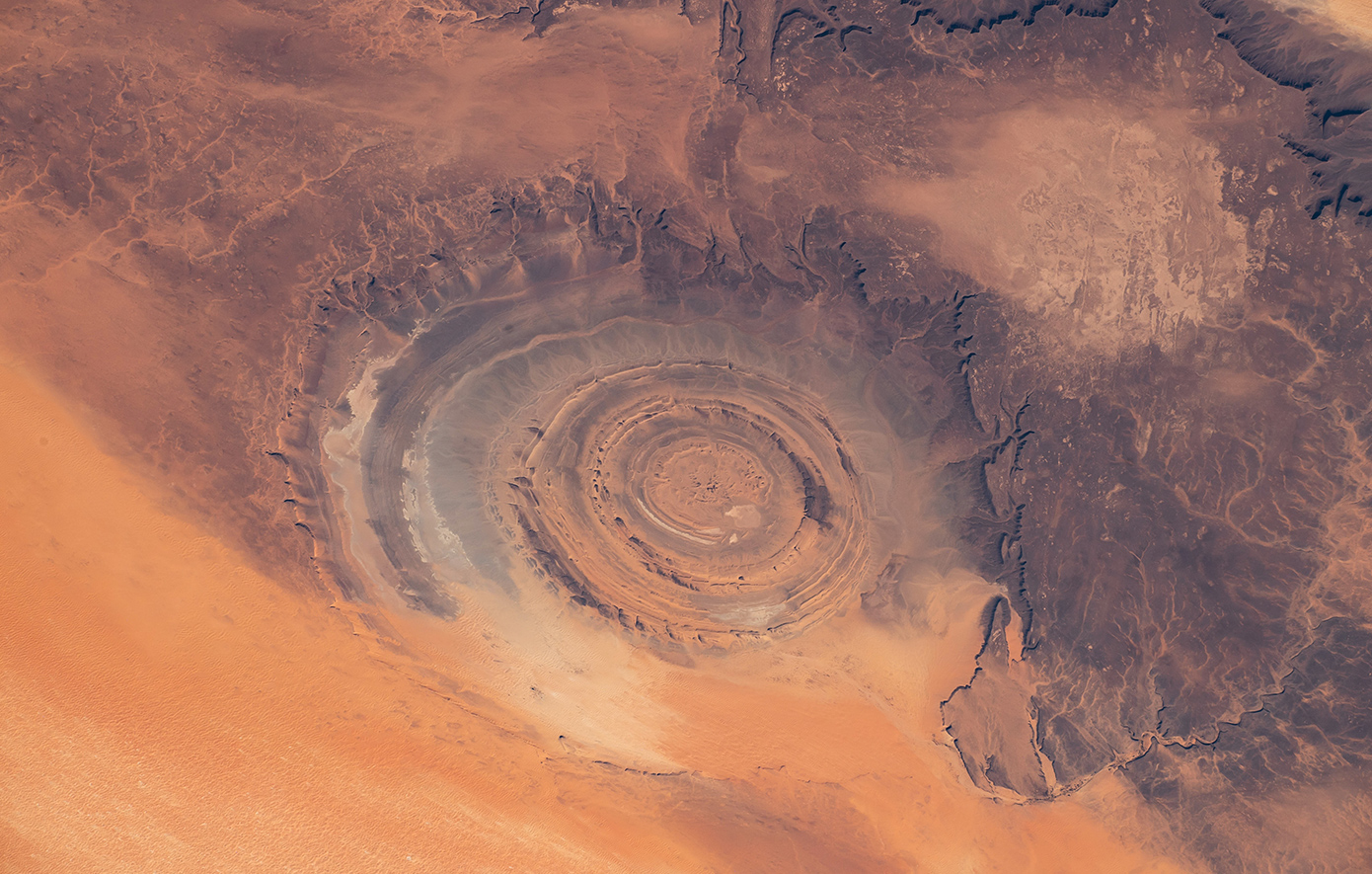 Το μάτι της Σαχάρα Το μάτι της Σαχάρα