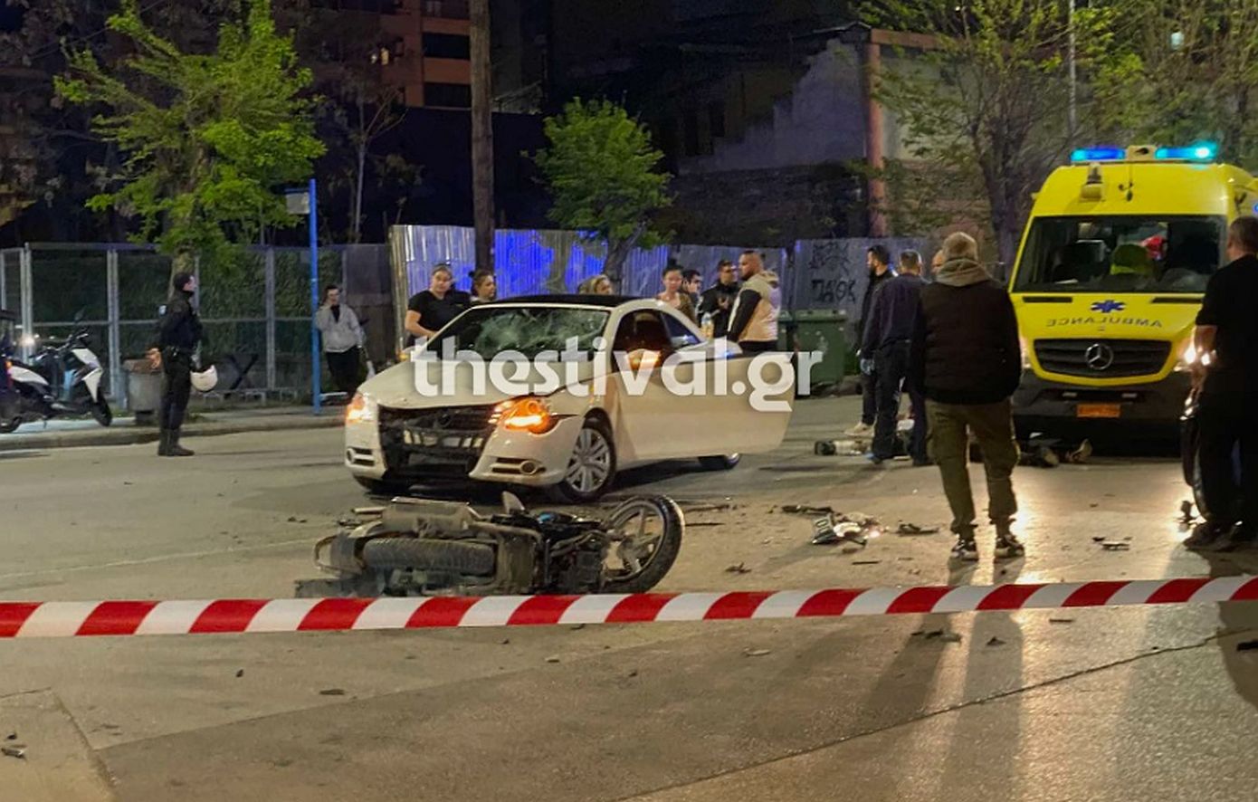 Θεσσαλονίκη: Σφοδρή σύγκρουση αυτοκινήτου με μηχανή &#8211; Ένας τραυματίας