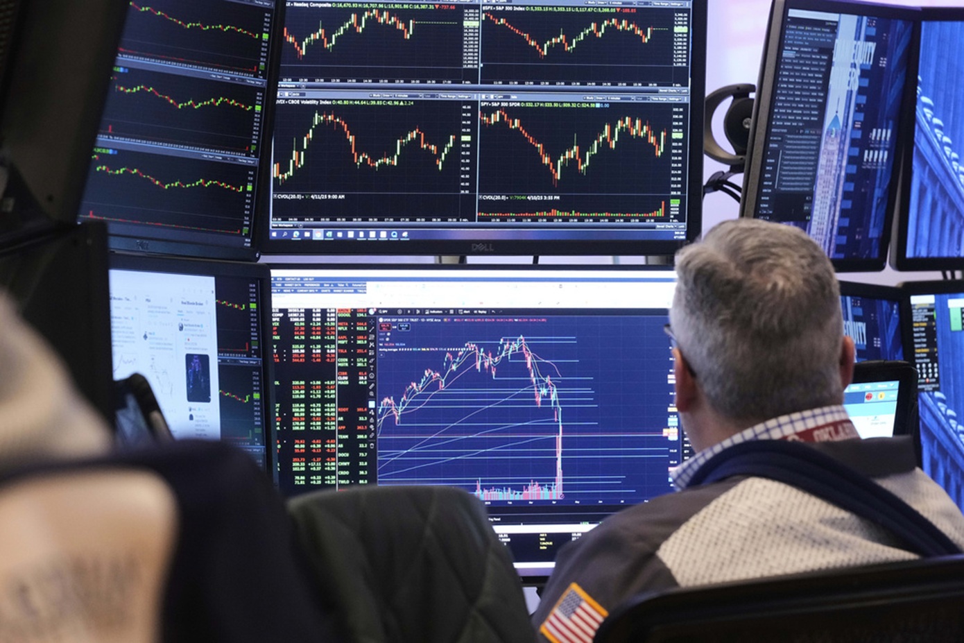 Αρνητικό πρόσημο στη Wall Street λόγω των εντάσεων στο μέτωπο των δασμών
