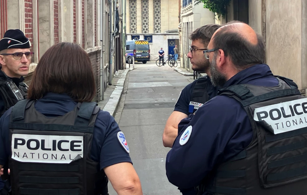 Οδηγός ταξί από τη Γαλλία κατηγορείται ότι έκλεψε χρήματα και τις αποσκευές του Βρετανού υπουργού Εξωτερικών Ντέιβιντ Λάμι