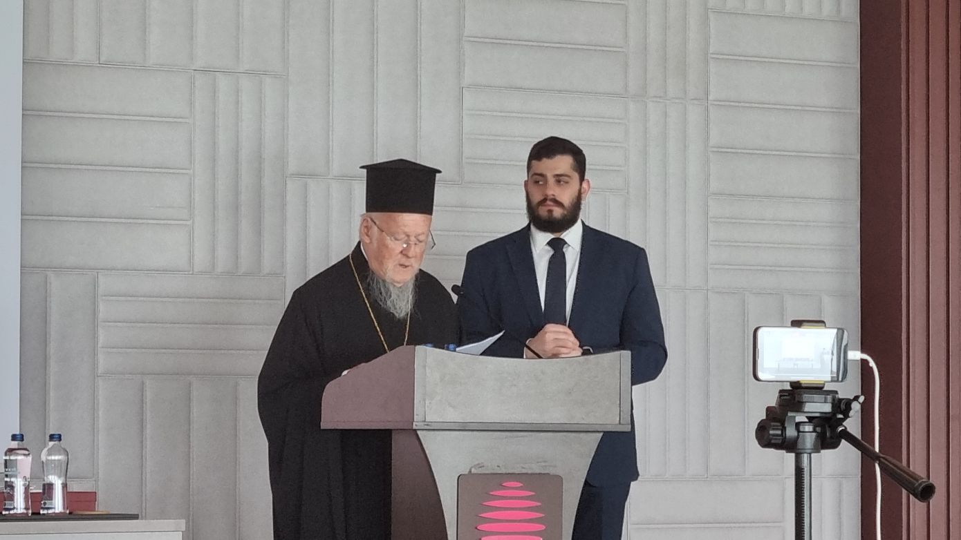 «1.700 χρόνια από τη Νίκαια»: Ο Βαρθολομαίος κηρύσσει την ενότητα των Εκκλησιών στην Αττάλεια &#8211; Συγκίνηση για τον πάπα Φραγκίσκο