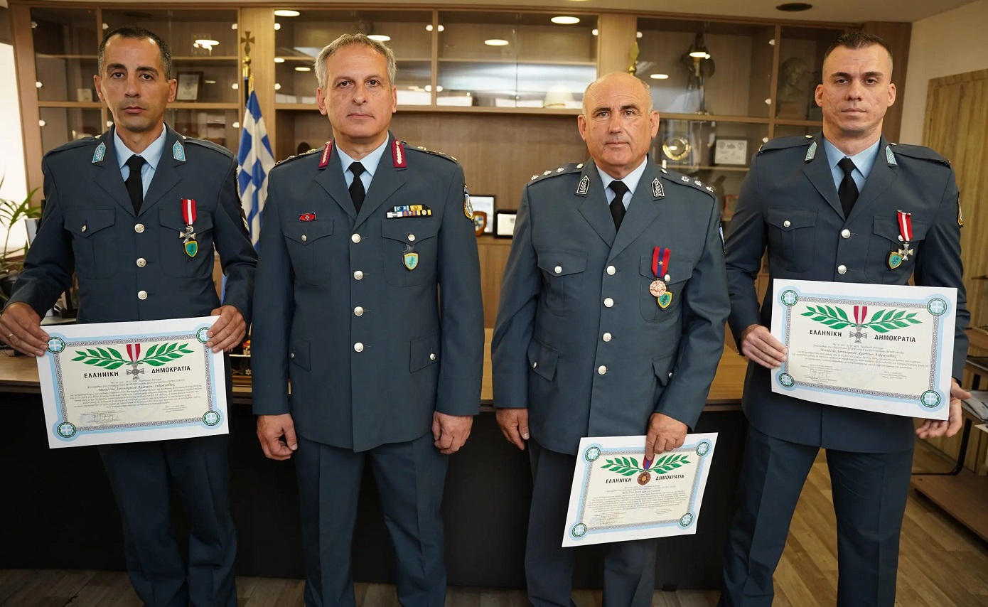 Βραβεύτηκαν στη ΓΑΔΑ τρεις αστυνομικοί για εξαίρετες πράξεις ανδραγαθίας και αυτοθυσίας