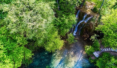 Καταρράκτες Σκρα ή αλλιώς η κρυμμένη σμαραγδένια λίμνη