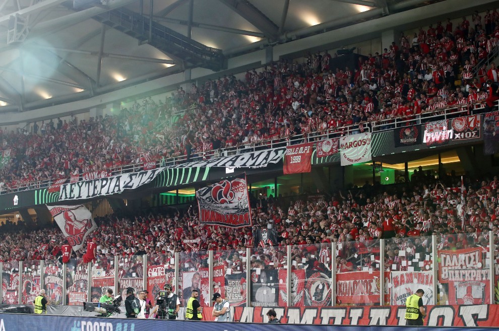 Οπαδοί Ολυμπιακός