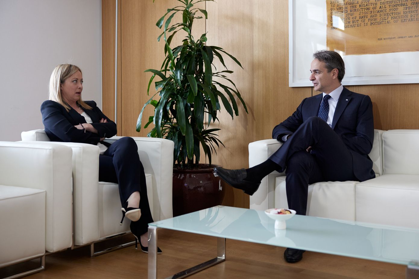 Σε εξέλιξη η συνάντηση Μητσοτάκη-Μελόνι &#8211; Ανταγωνιστικότητα, άμυνα και μεταναστευτικό στο τραπέζι