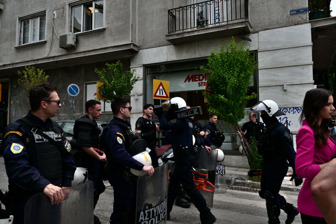 Νέα αστυνομική επιχείρηση στη Νομική Αθηνών: Έρευνες σε υπό κατάληψη χώρο και κυλικείο