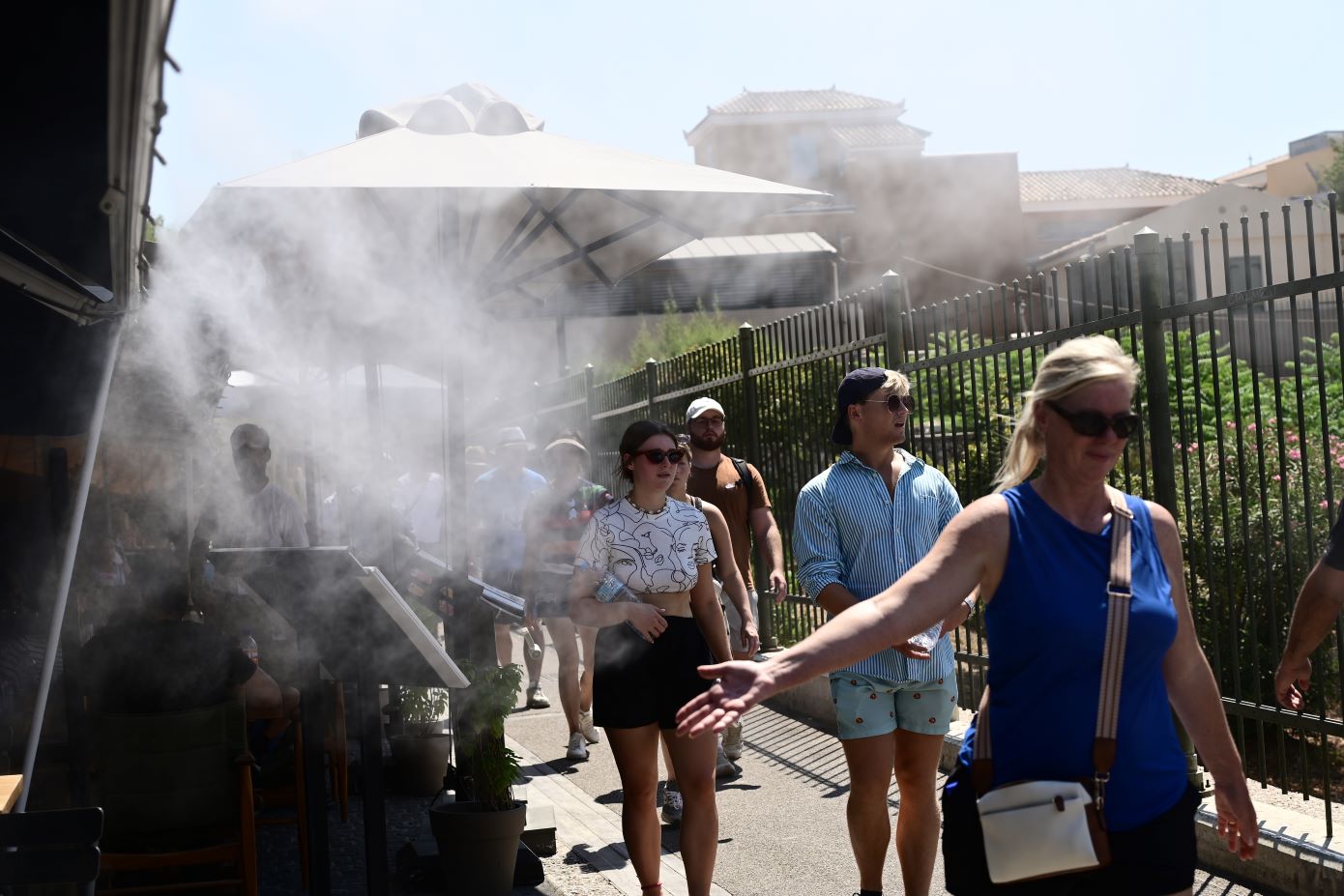«Σταυρόλεξο» ο τουρισμός στην Αθήνα: Σπάνε τα ρεκόρ αφίξεων, αλλά φέρνουν στα όρια υποδομές, δίκτυα και νοσοκομεία