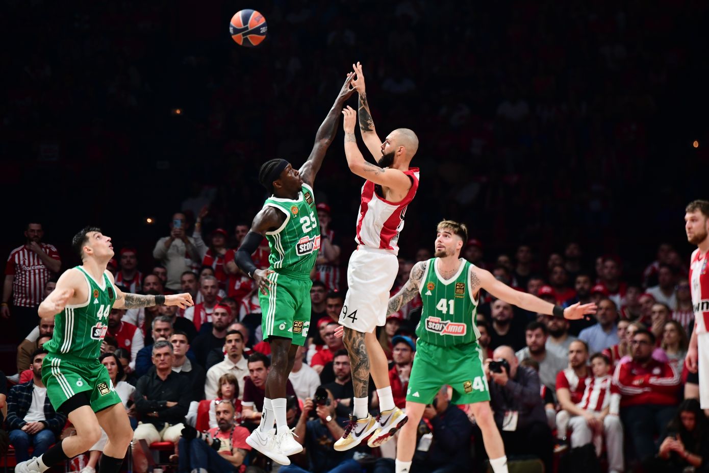 Euroleague: Ναν και Φουρνιέ υποψήφιοι για τη μαγική στιγμή της σεζόν