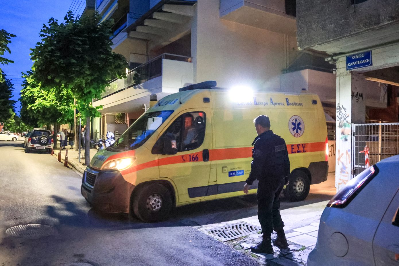 «Τη μαχαίρωσα μετά τον καβγά»: 21χρονος σκότωσε τη μητέρα του στη Λάρισα και προσπάθησε να ξεφορτωθεί το πτώμα της με τον ξάδερφό του