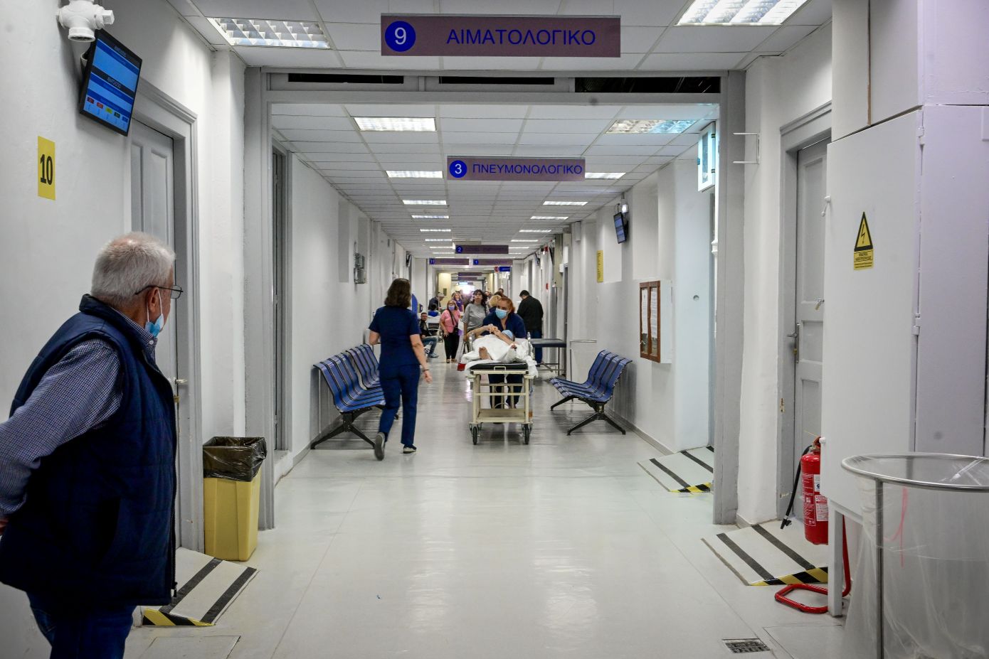 Ποια νοσοκομεία θα έχουν σε δύο μήνες το «βραχιολάκι» ασθενών στις εφημερίες τους &#8211; Πού διορίζονται 500 τραυματιοφορείς