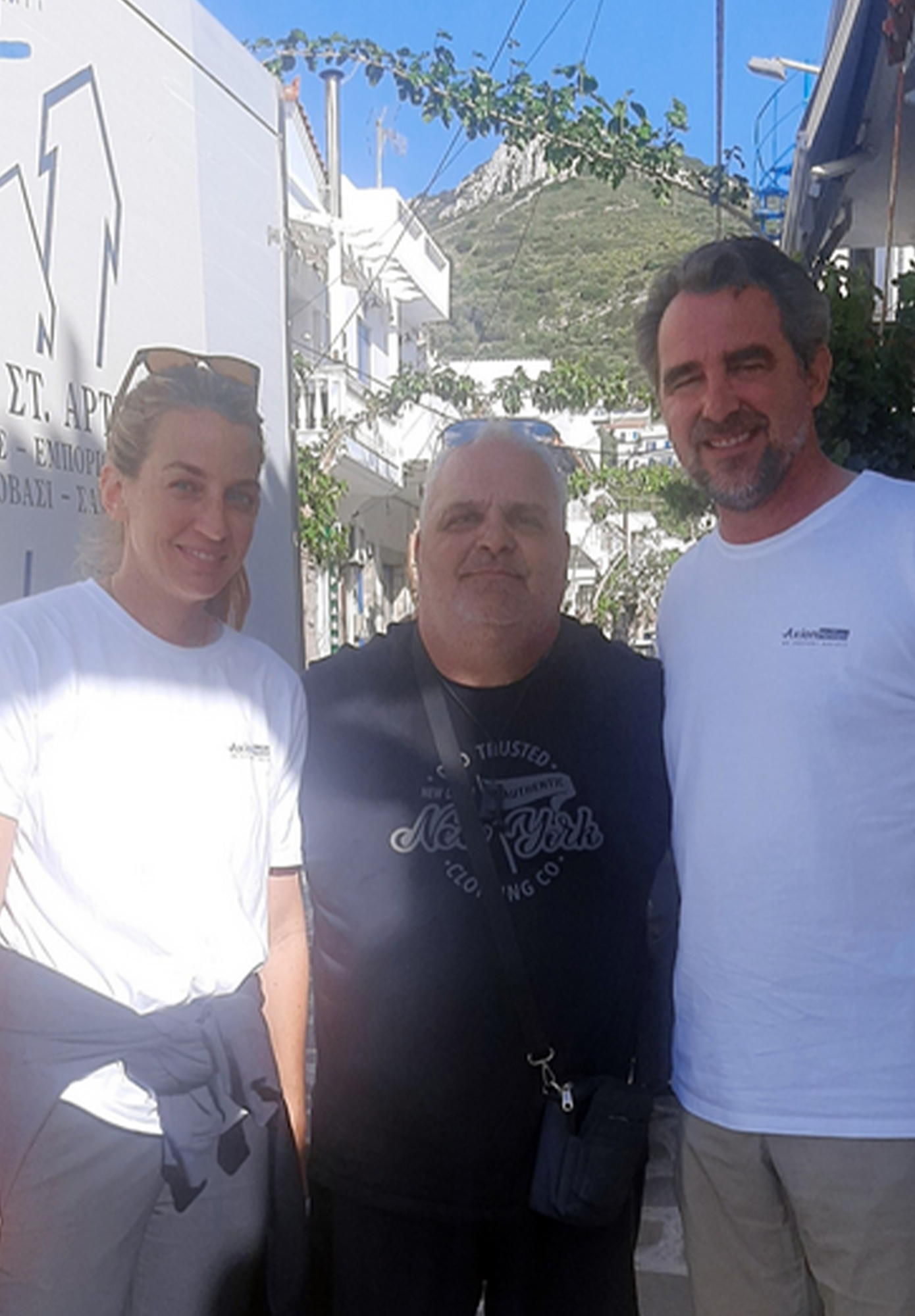 Νικόλαος Ντε Γκρες με την Χρυσή Βαρδινογιάννη στο ανατολικό Αιγαίο: «Δεν συνηθίζεται το καλωσόρισμα των κατοίκων»