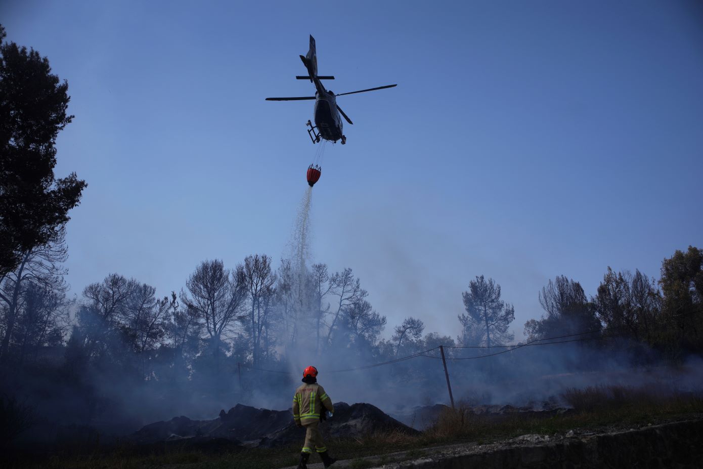 Φλόγες περικυκλώνουν την Ιερουσαλήμ &#8211; Η φον ντερ Λάιεν ενεργοποιεί ευρωπαϊκή βοήθεια για τις φωτιές στο Ισραήλ
