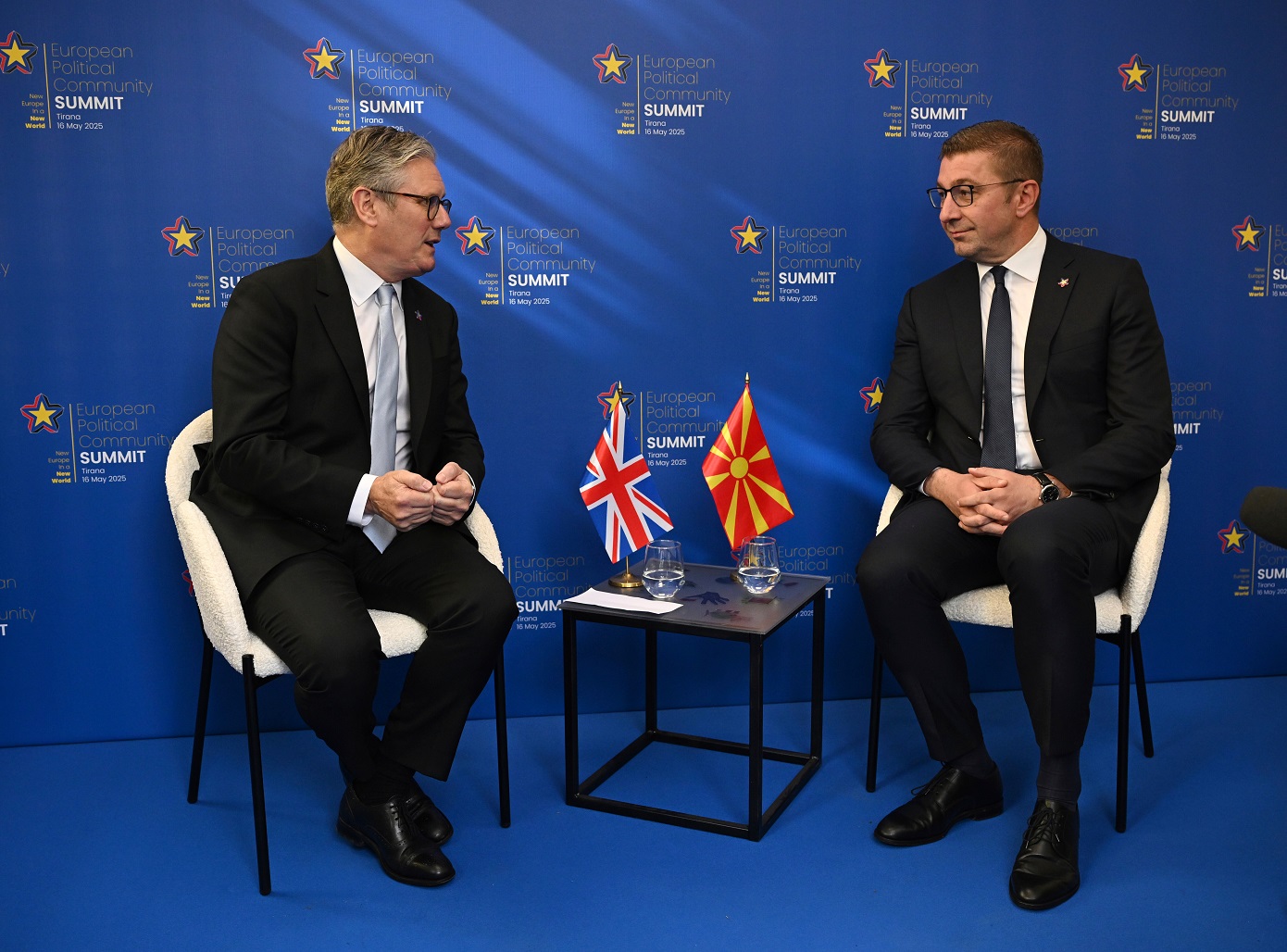 Σε συμφωνία στρατηγικής εταιρικής σχέσης μεταξύ Βρετανίας και Βόρειας Μακεδονίας κατέληξαν οι πρωθυπουργοί των δύο χωρών