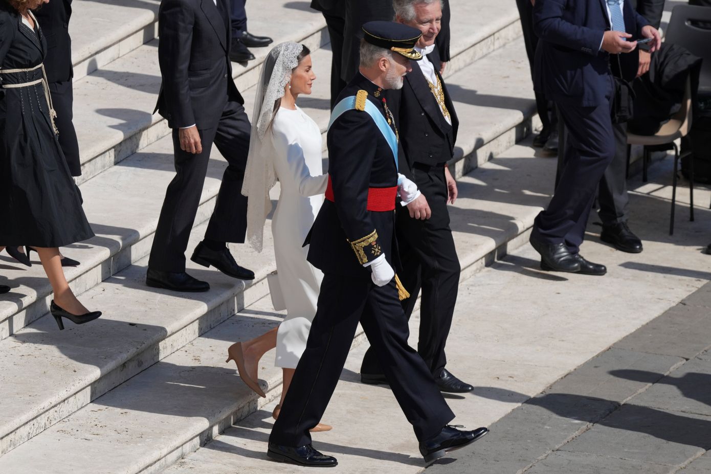 Από τη Letizia στη Maxima: Οι royal κυρίες που έδωσαν λάμψη στην ενθρόνιση του νέου πάπα