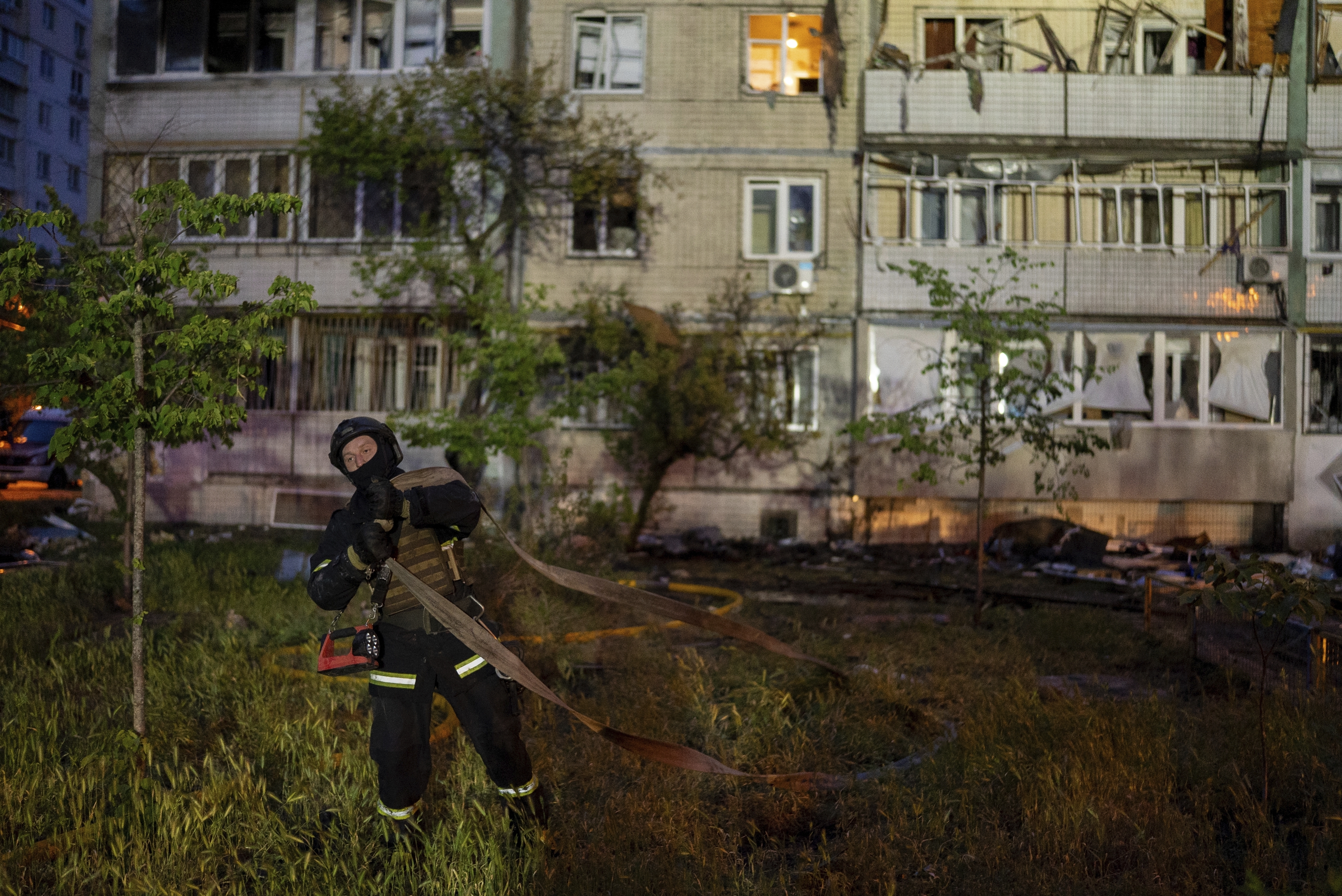 Δεύτερη συνεχόμενη νύχτα τρόμου στο Κίεβο: Ρωσικά πλήγματα με drones και πυραύλους &#8211; Τρεις νεκροί, δέκα τραυματίες
