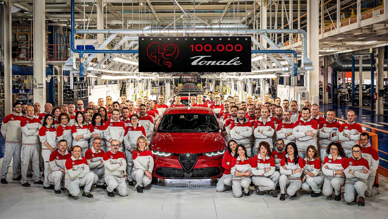 H Alfa Romeo Tonale γιορτάζει την παραγωγή 100.000 μονάδων
