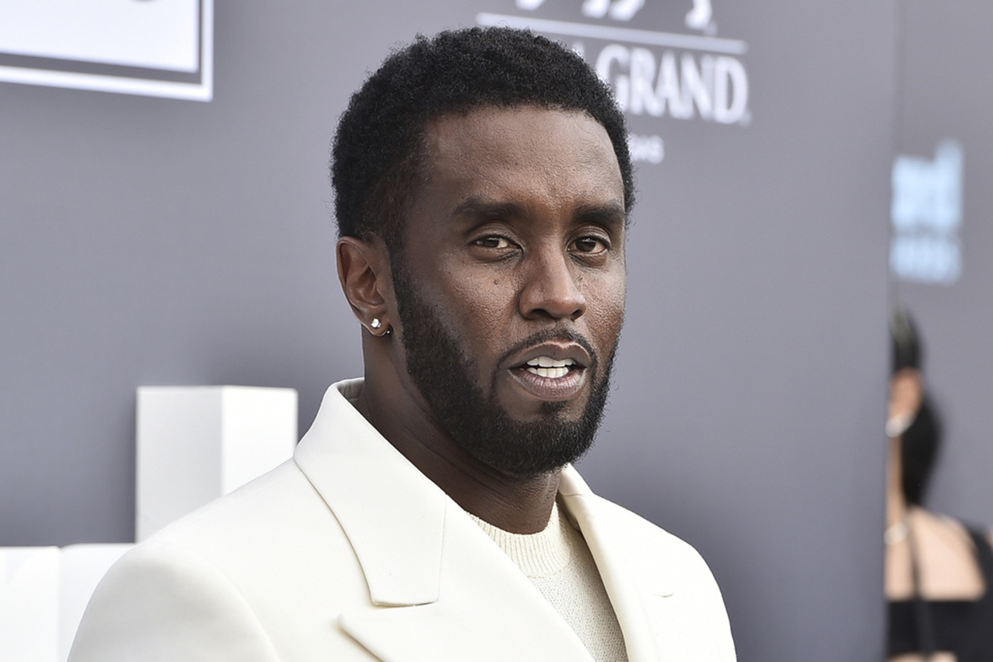 «Ο “Diddy” έσυρε την τότε φίλη του σε ξενοδοχείο της Νέας Υόρκης» – Όλα όσα έγιναν την πρώτη μέρες της δίκης του