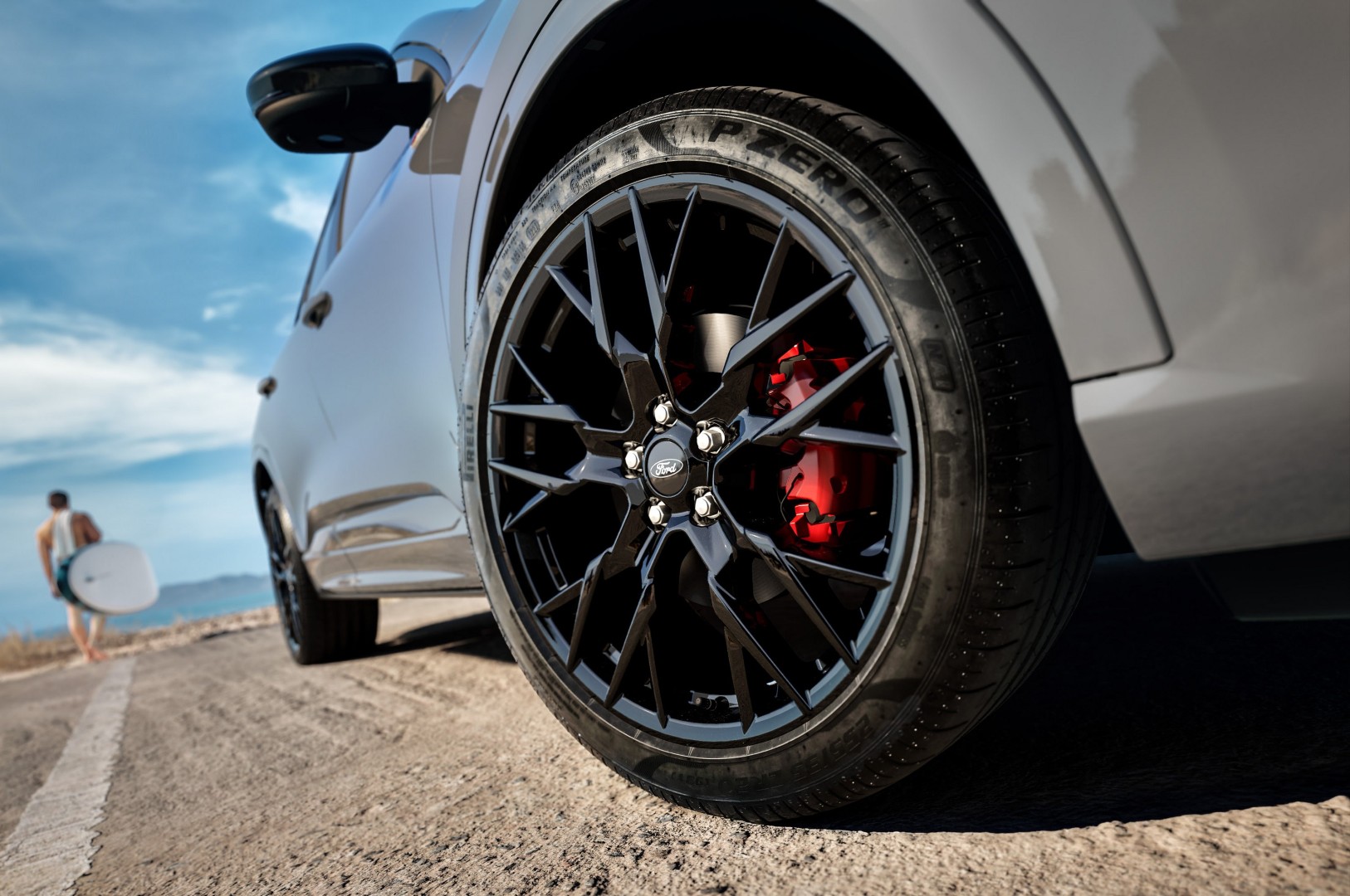 Το Ford Kuga διαθέσιμο με το νέο πακέτο Black Package Το Ford Kuga διαθέσιμο με το νέο πακέτο Black Package