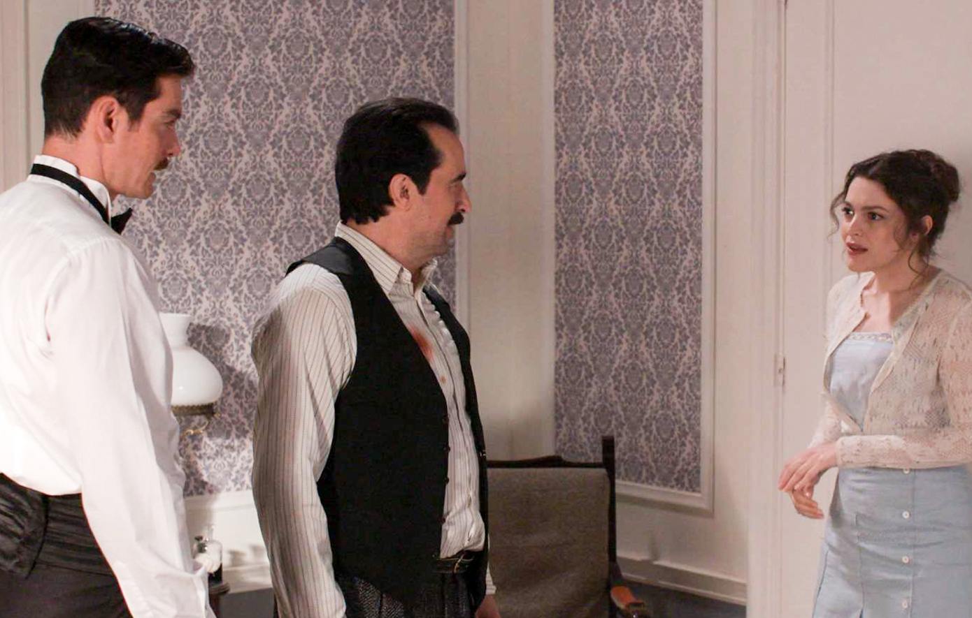 Ο Ρήγας συνωμοτεί ξανά με την Κυβέλη Ο Ρήγας συνωμοτεί ξανά με την Κυβέλη