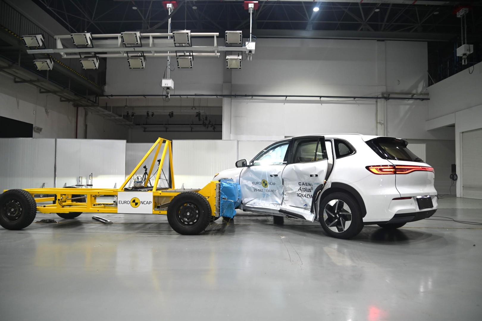 Το νέο Geely EX5 απέσπασε 5 αστέρια στο Euro NCAP