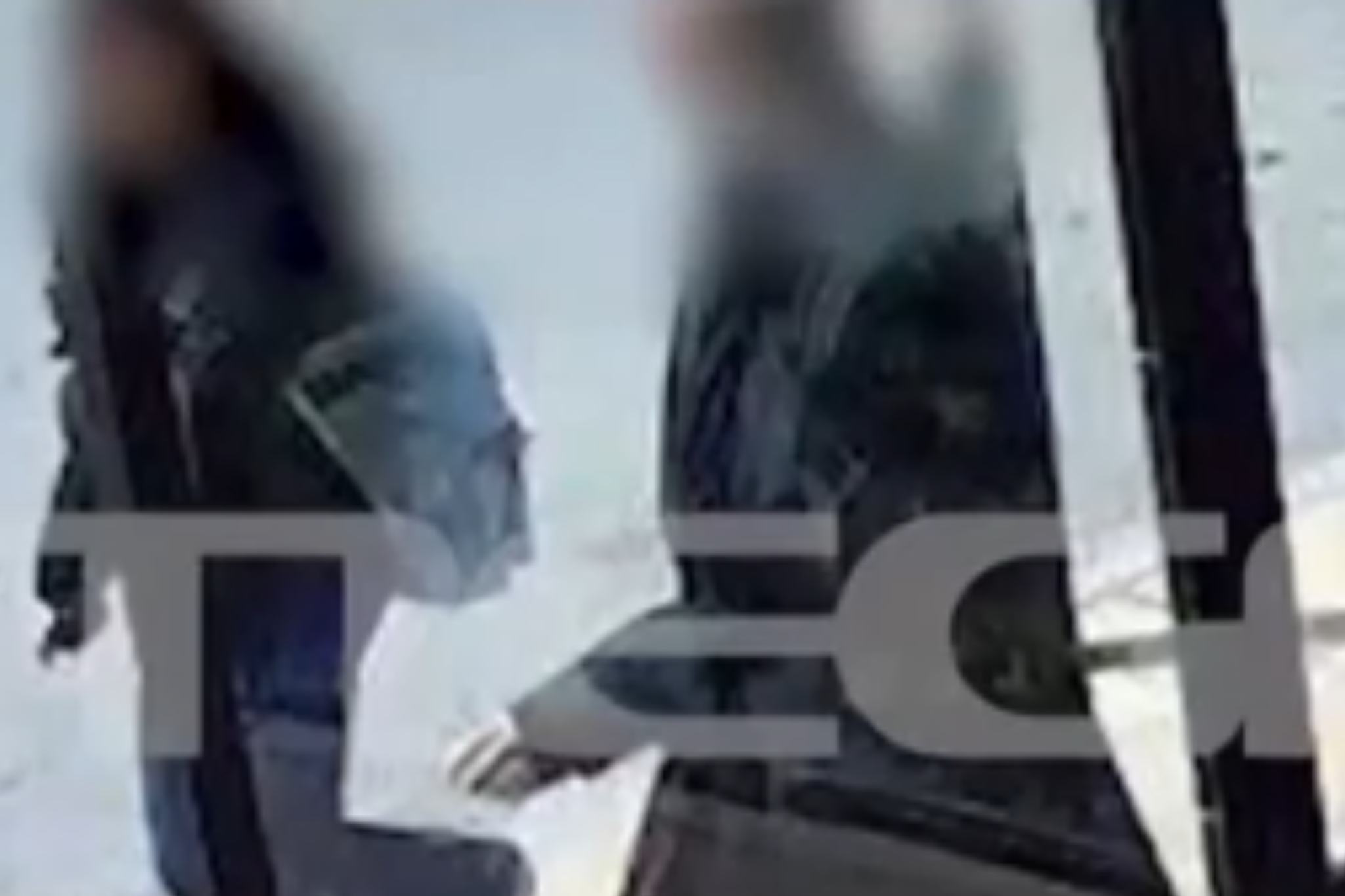 Έξι νέες καταγγελίες από ανήλικες για το «Δράκο» στο Μαρούσι: Πώς μοιάζει ο άνδρας με την καμπαρτίνα που παρενοχλεί κορίτσια