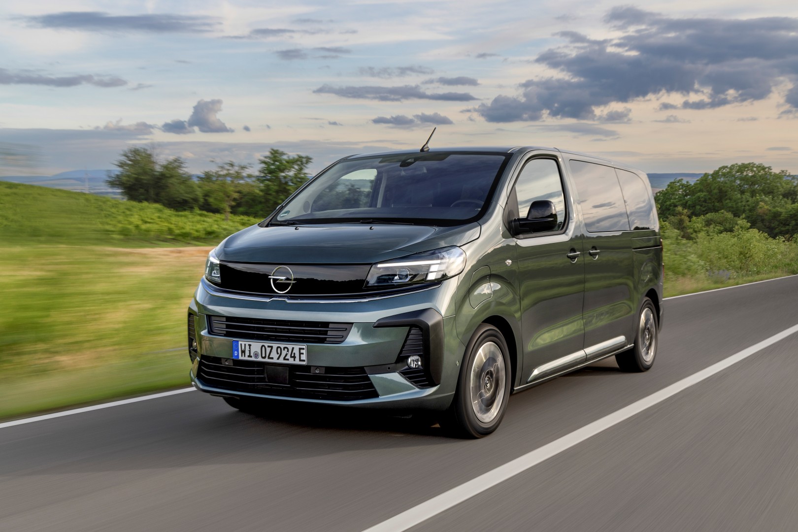 Τα ηλεκτρικά μοντέλα της Opel είναι… οικογενειακά Τα ηλεκτρικά μοντέλα της Opel είναι… οικογενειακά