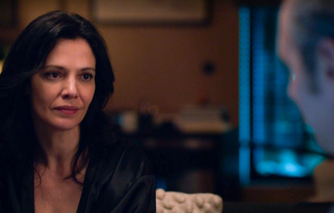 Μετά την απόφασή τους να μείνουν στην Ελλάδα, ο Άγης και η Μάγια μετακομίζουν στο νέο τους σπίτι.