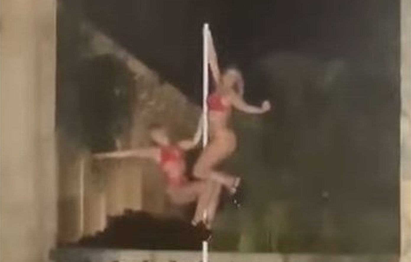 Σχολή pole dancing στη Βρετανία πίσω από τη φωτογράφιση στα Ανάκτορα της Κέρκυρας &#8211; Συνελήφθησαν 5 γυναίκες