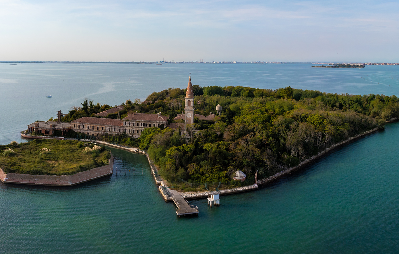 Ποβέλια, Ιταλία