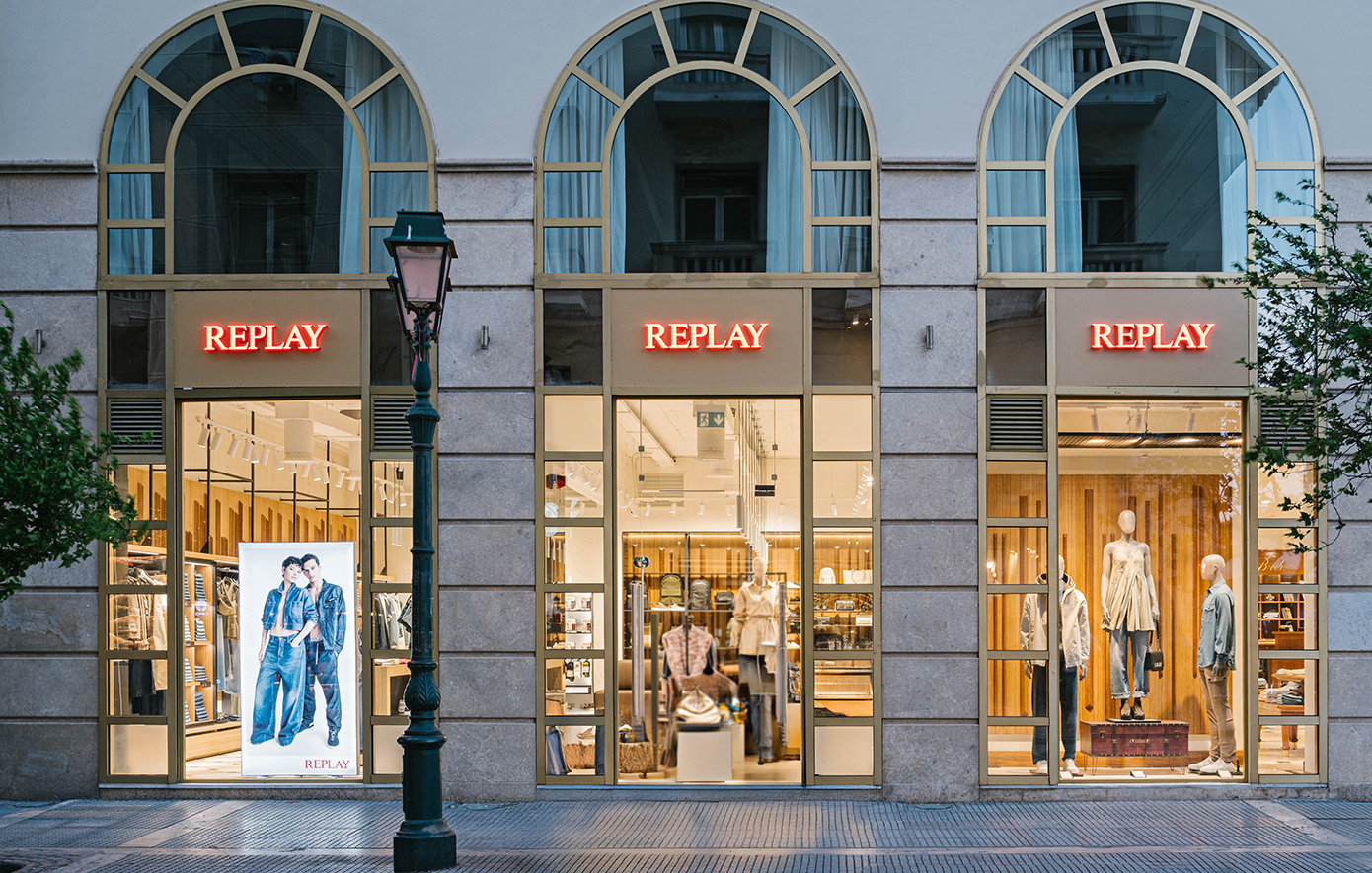 Η REPLAY ανακοινώνει το άνοιγμα του νέου καταστήματος στο κέντρο της Θεσσαλονίκης