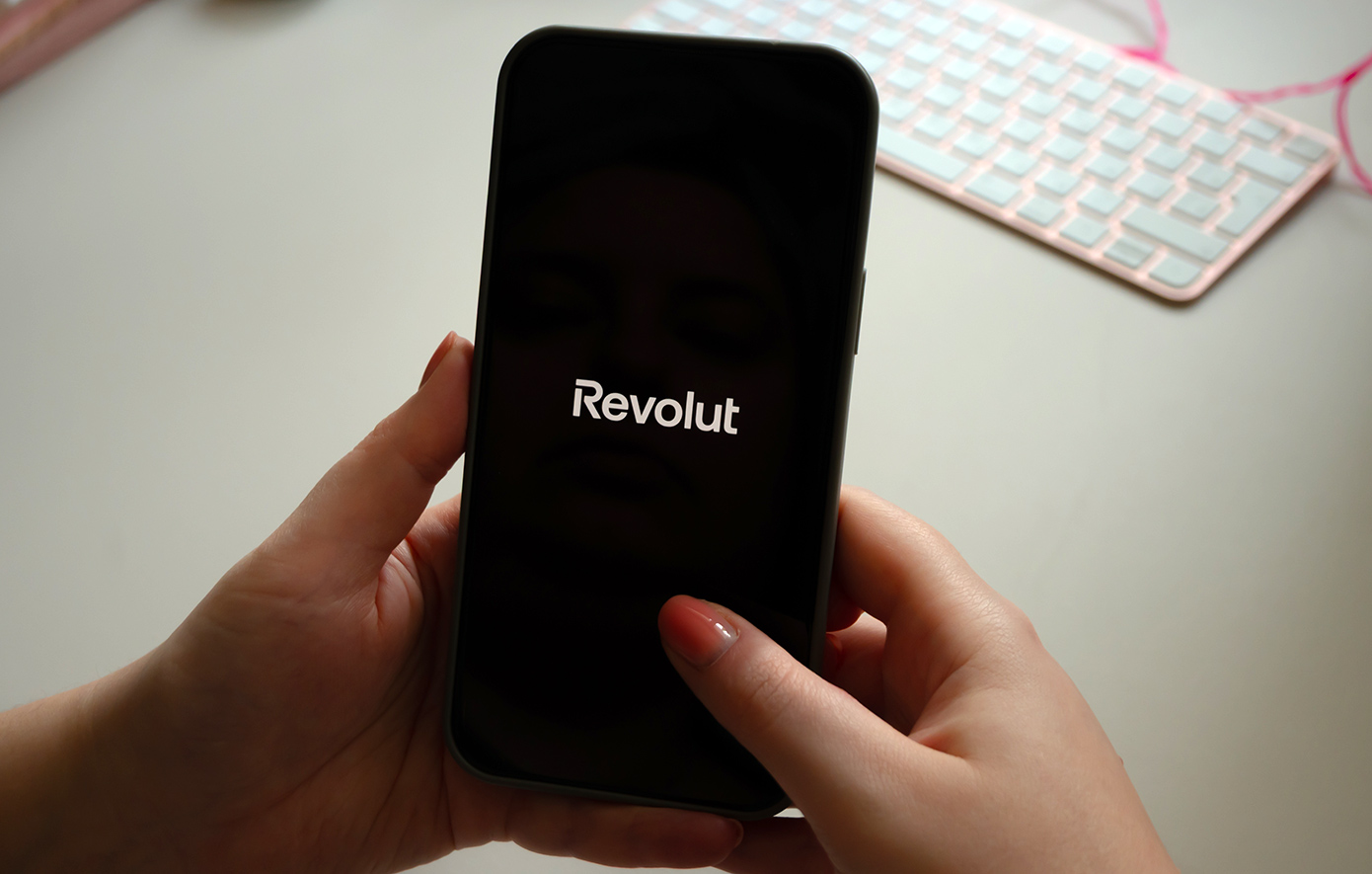 Η Revolut σχεδιάζει επέκταση στη Γαλλία με επένδυση ύψους 1 δισ. ευρώ