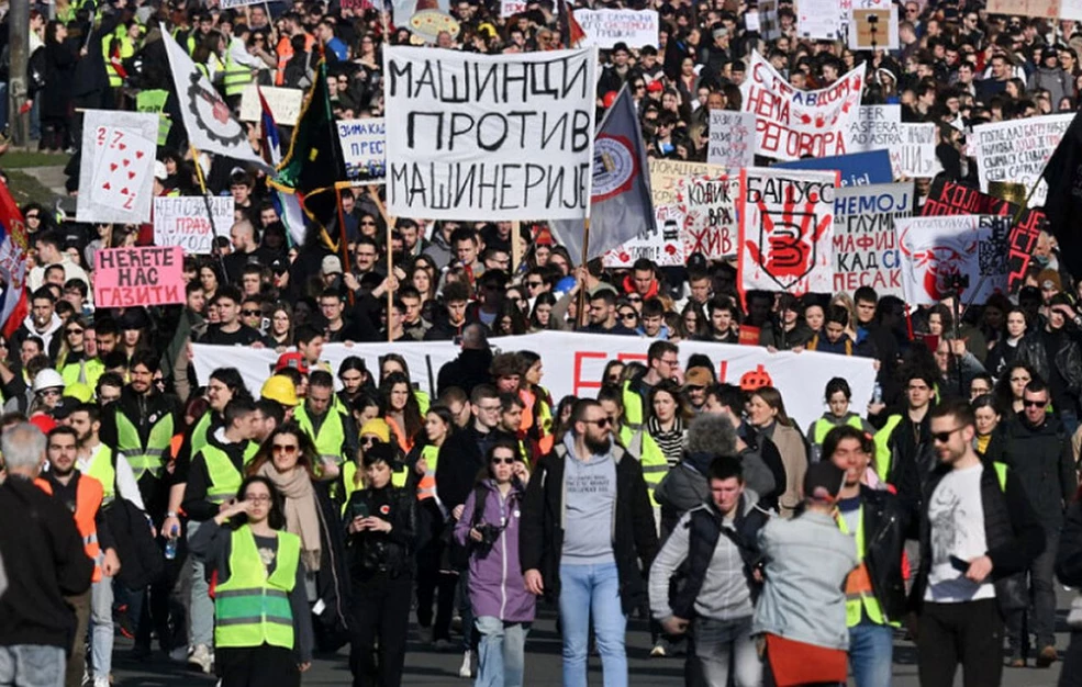 Σερβία: Διαδηλώσεις φοιτητών με αίτημα την διεξαγωγή πρόωρων βουλευτικών εκλογών