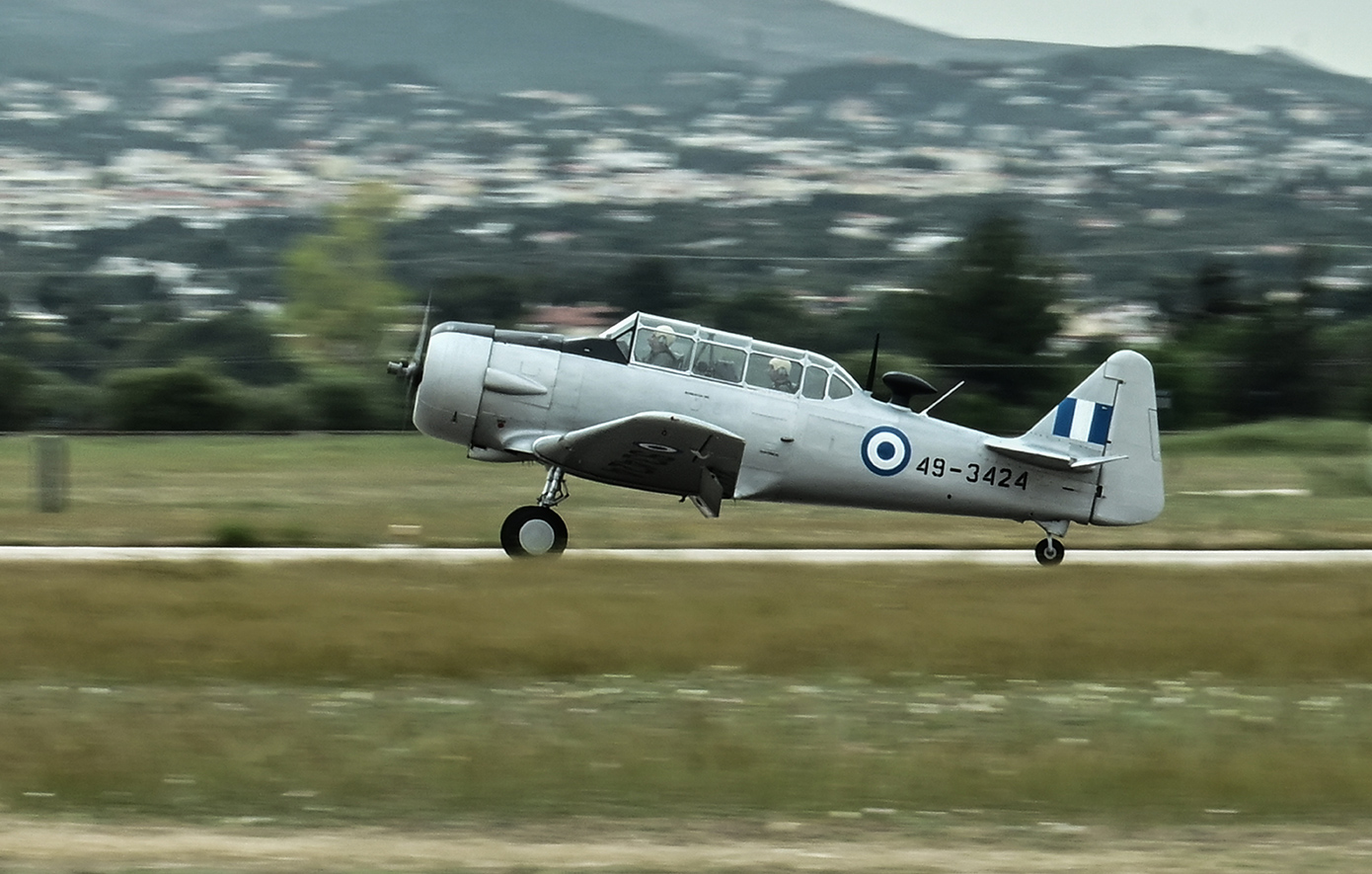 Τελετή ένταξης του αεροσκάφους T-6 HARVARD στην Πολεμική Αεροπορία: Εντυπωσιακές εικόνες