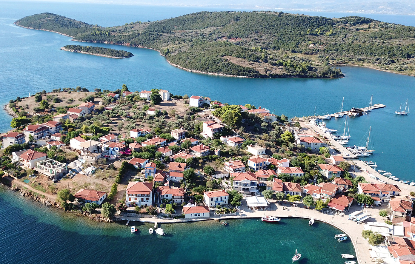 Τριζόνια Κορινθιακός