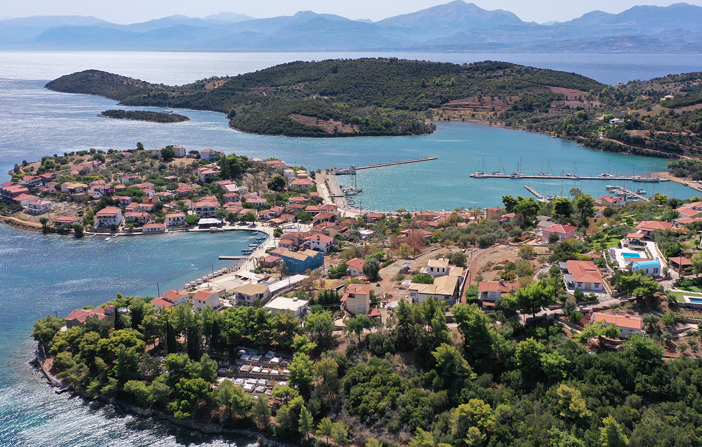 Τριζόνια Κορινθιακός