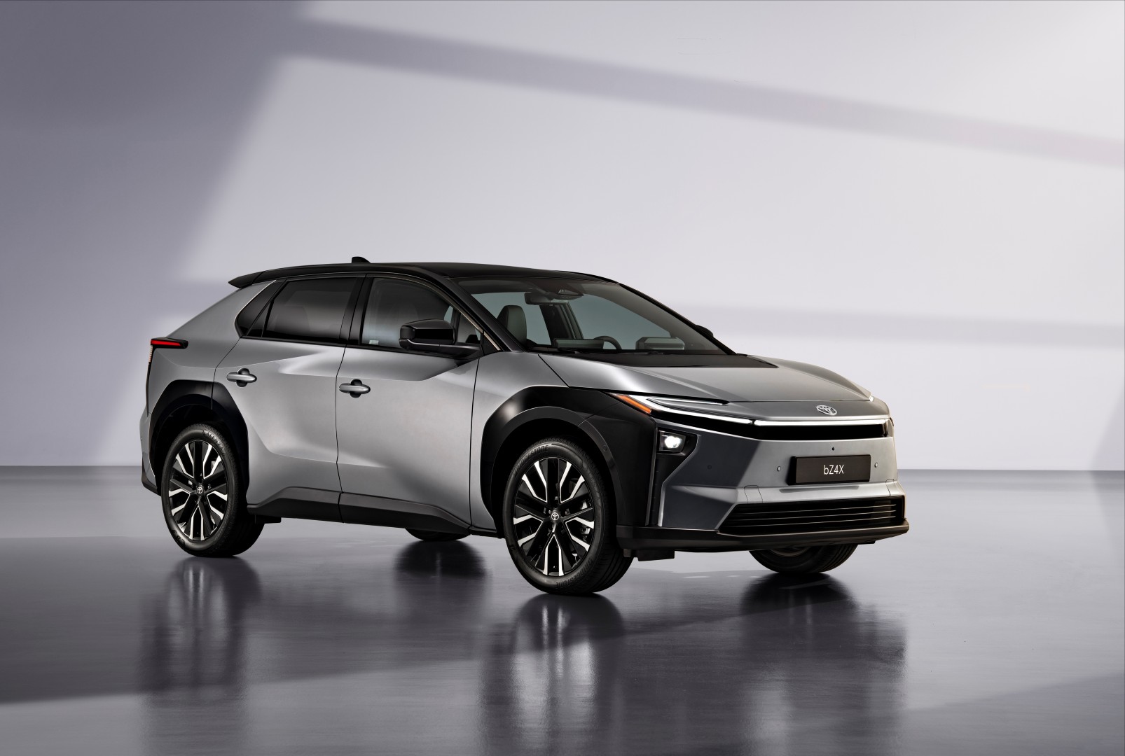 Toyota bZ4X: Το απόλυτο ηλεκτρικό SUV