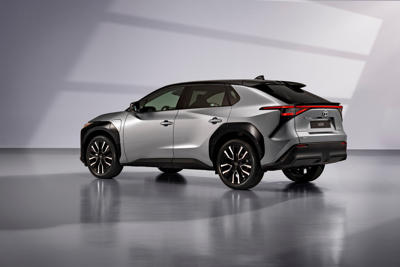 Toyota bZ4X: Το απόλυτο ηλεκτρικό SUV