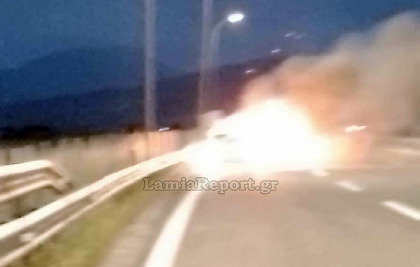 Νύχτα τρόμου στην εθνική οδό για την τραγουδίστρια, Ανδριάνα Μόκα &#8211; Πήδηξε έξω από το αυτοκίνητο πριν εκραγεί