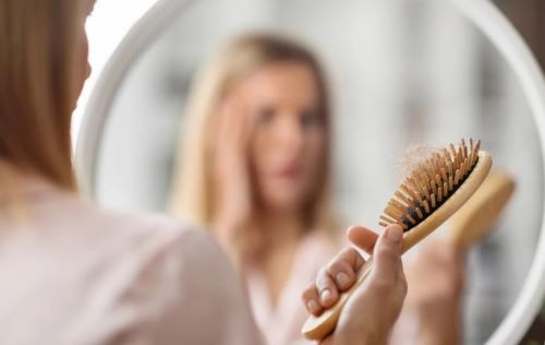 Μην πετάξετε τις τρίχες από τη βούρτσα σας: Μπορείτε να τις αξιοποιήσετε