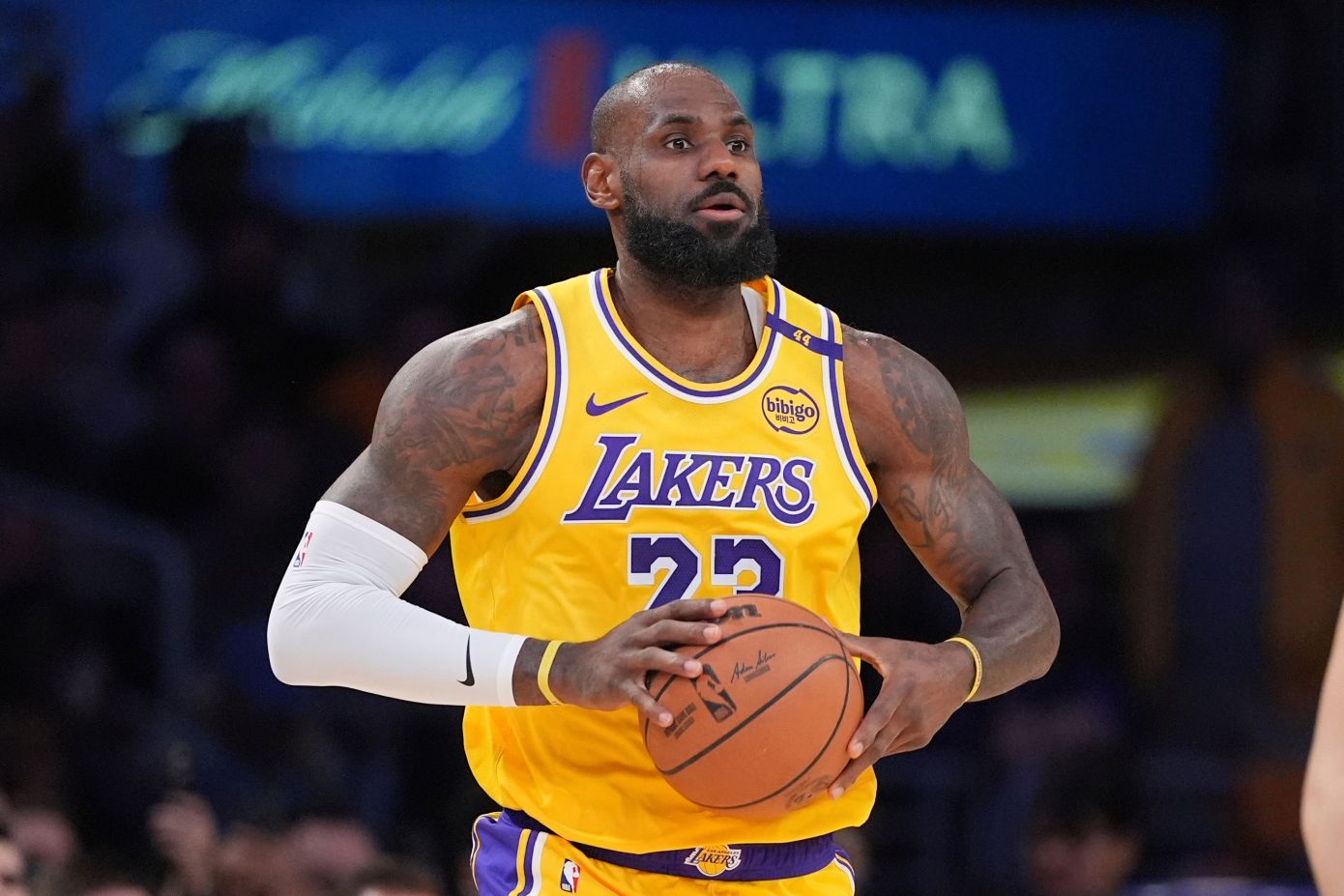 Lebronopoly: Η πολυτελής εκδοχή της monopoly προς τιμήν της καριέρας του Lebron James κυκλοφορεί και κοστίζει 3000 δολάρια