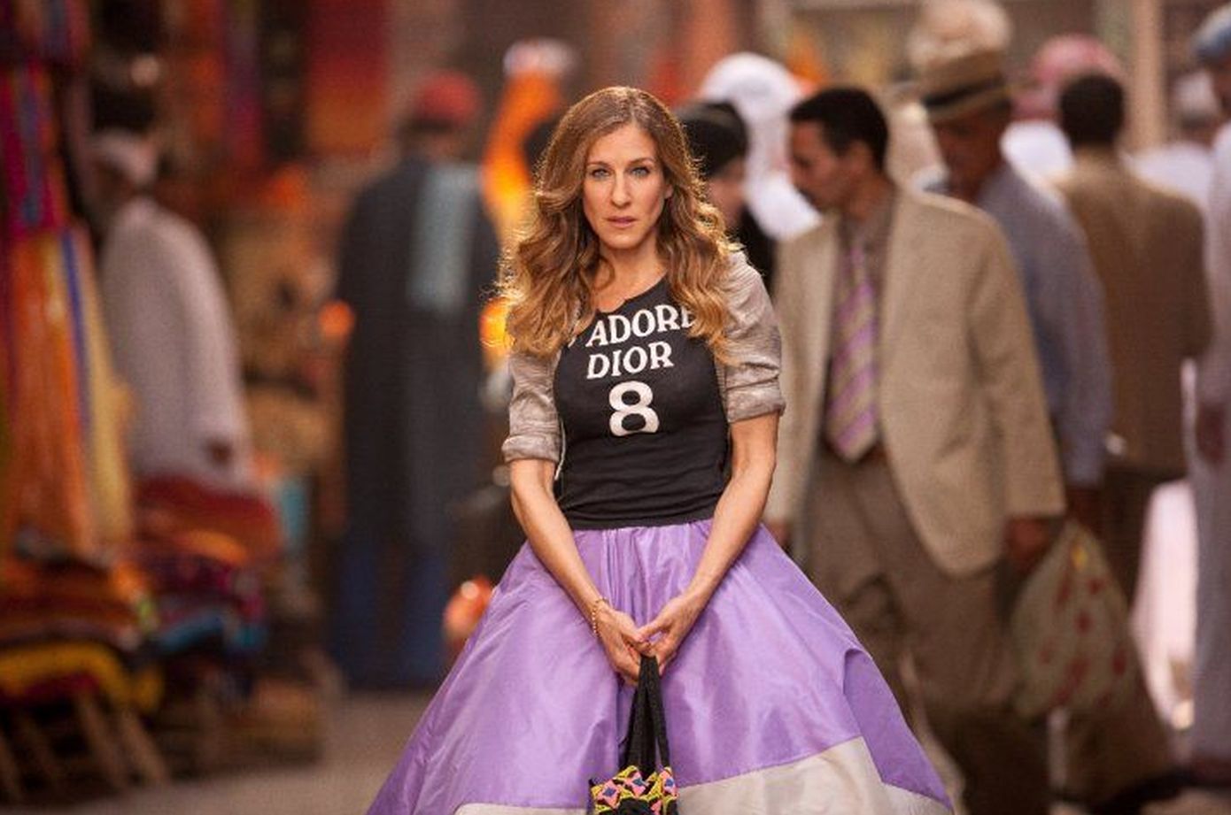 Ο Jimmy Choo φέρνει πίσω το iconic παπούτσι της Carrie Bradshaw — και είναι πιο relevant από ποτέ