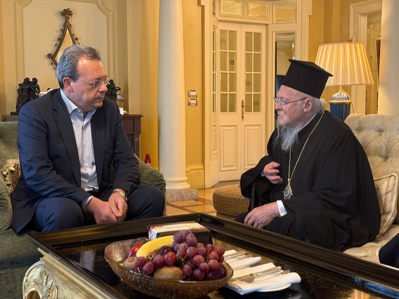 Ο Σωκράτης Φάμελλος συναντήθηκε με τον Οικουμενικό Πατριάρχη Βαρθολομαίο – Τι συζήτησαν
