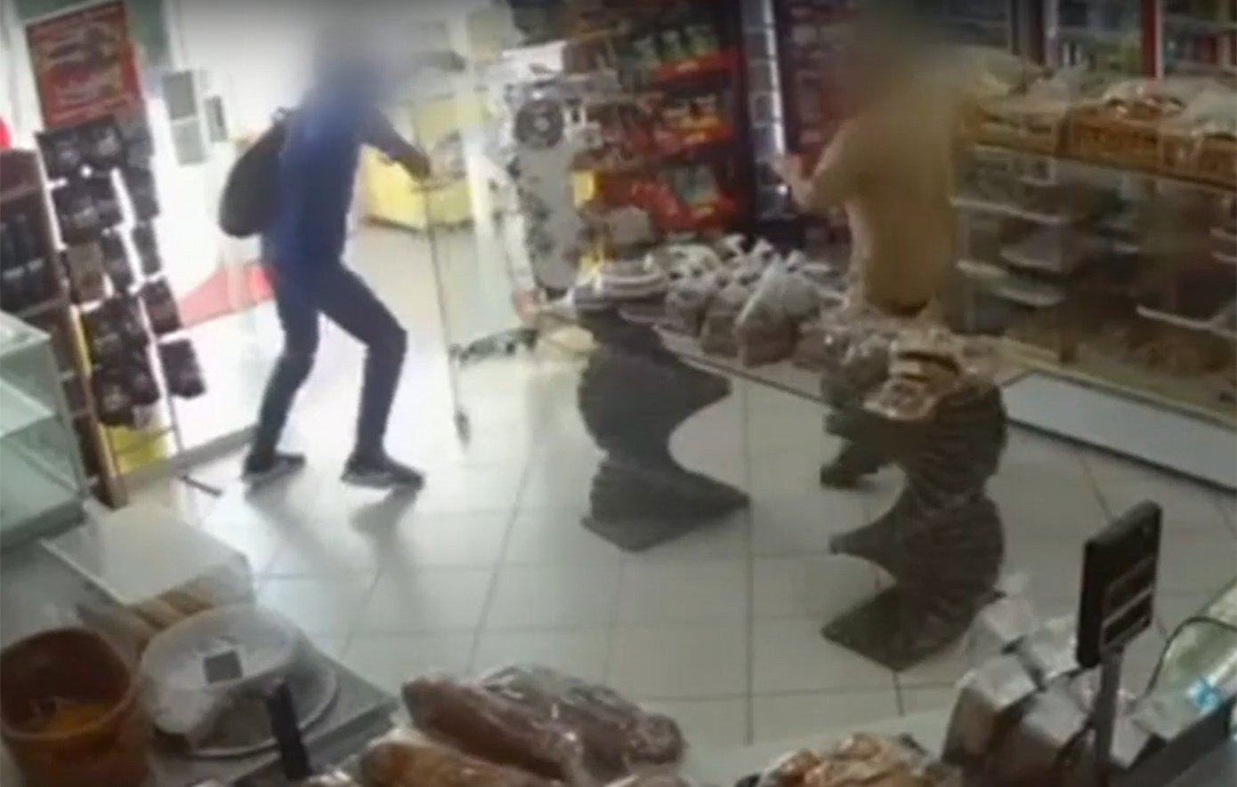 Φούρναρης στο Πόρτο Ράφτη έδωσε μάχη με ληστή που τον απείλησε &#8211; «Θα σε σουβλίσω»