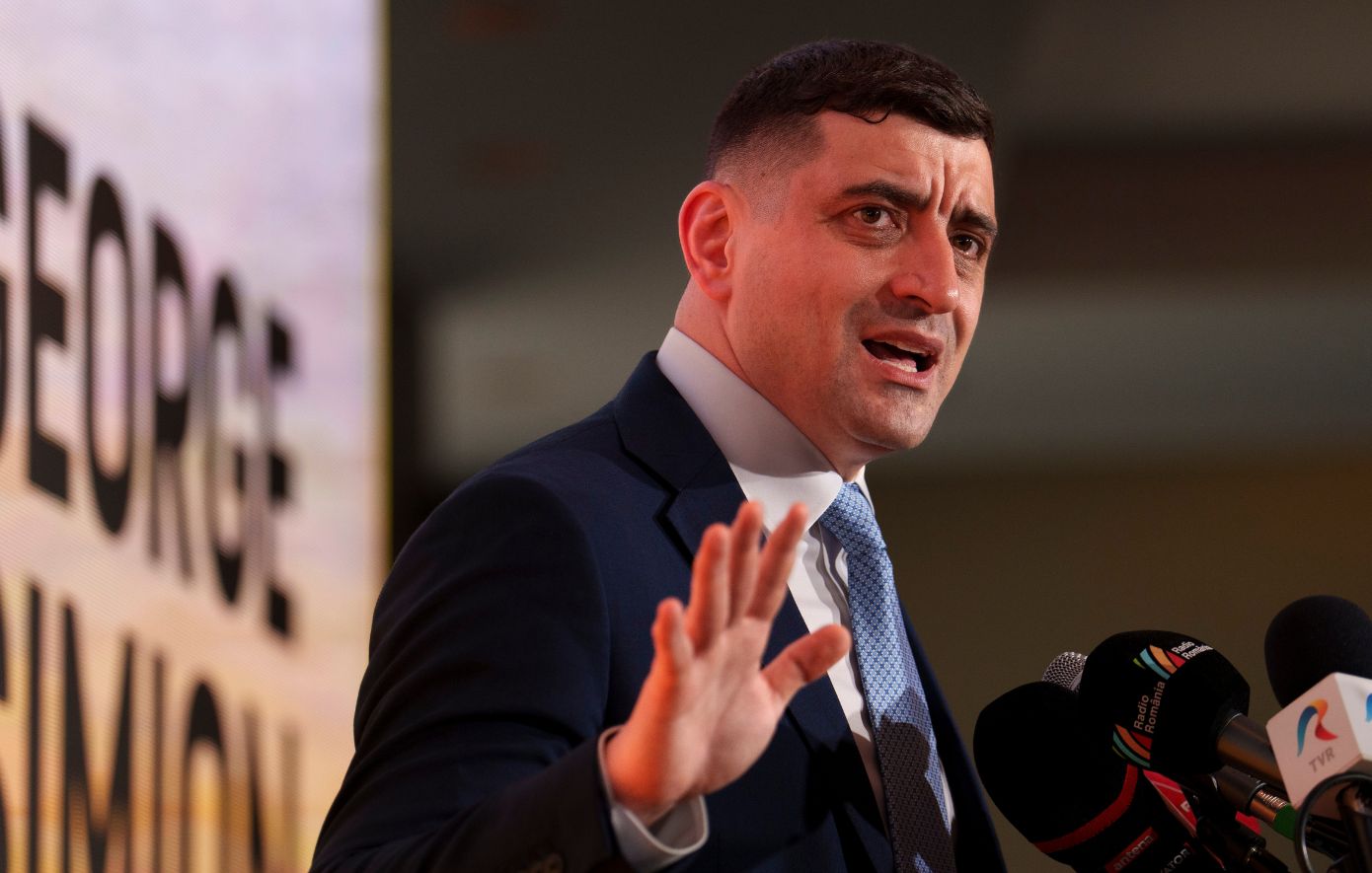Τζορτζ Σιμιόν: Ο ακροδεξιός θαυμαστής του Τραμπ που κέρδισε μια συντριπτική νίκη στη Ρουμανία
