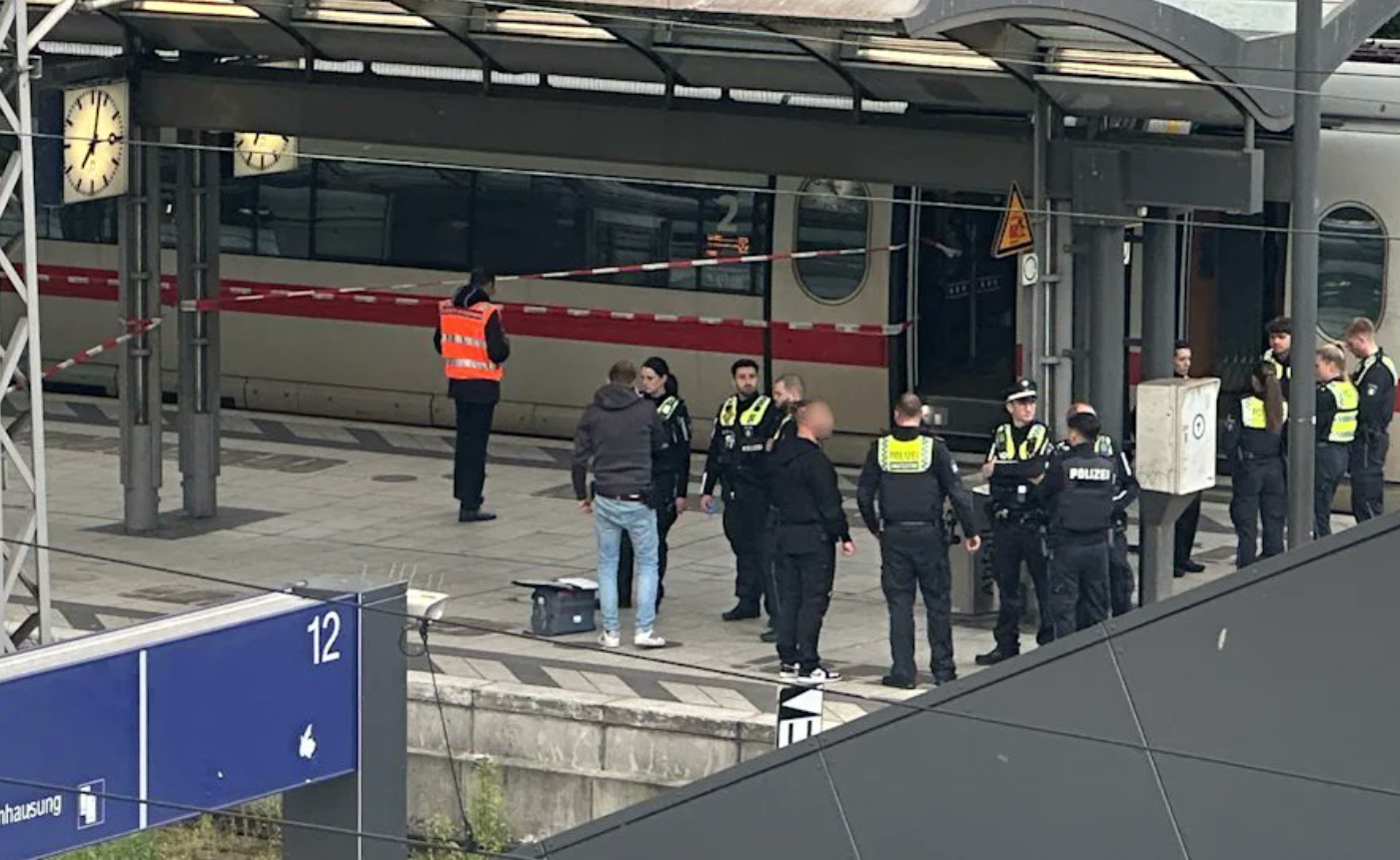 Επίθεση με μαχαίρι στο Αμβούργο: Τουλάχιστον 17 τραυματίες &#8211; Συνελήφθη μία γυναίκα