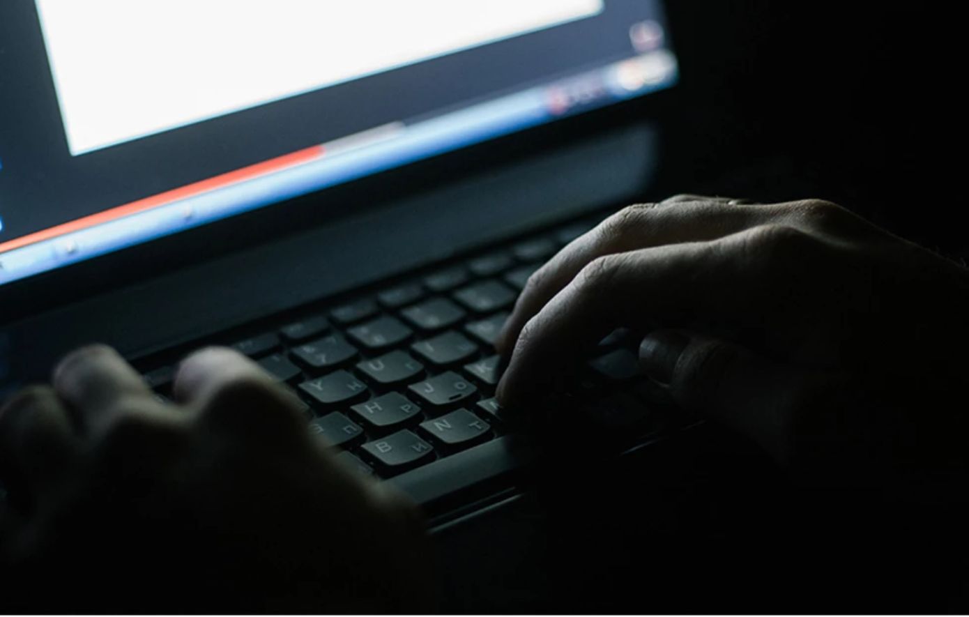 Έρευνα κατά των Pornhub, Stripchat, XNXX και XVideos ξεκινά η Κομισιόν
