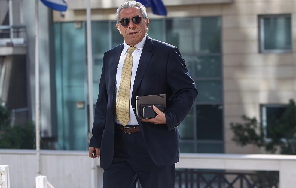 Ο Καπερνάρος μηνύει τον καθηγητή που αμφισβητεί τη γνησιότητα των βίντεο από τα Τέμπη &#8211; «Κατοικεί στο πουθενά»